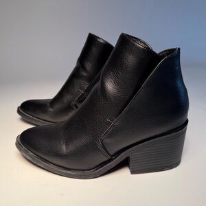 Apt. 9 Makea Heeled Ankle Boots in Black Faux Leather